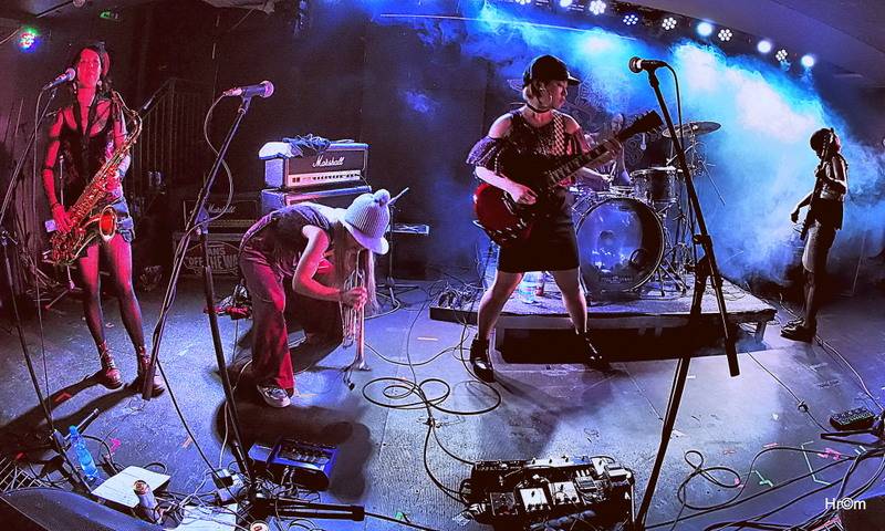 Na podzimním Mighty Sounds vystoupili Oreskaband z Japonska i američtí The Toasters