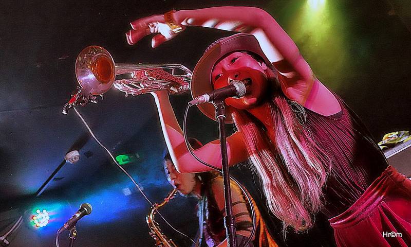 Na podzimním Mighty Sounds vystoupili Oreskaband z Japonska i američtí The Toasters