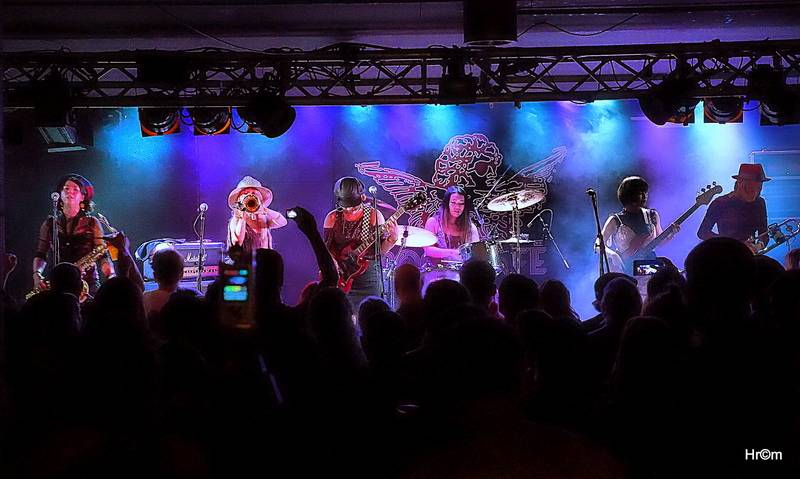 Na podzimním Mighty Sounds vystoupili Oreskaband z Japonska i američtí The Toasters