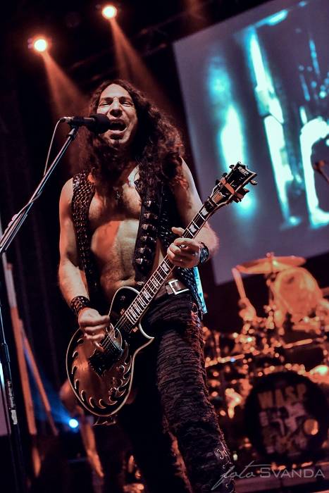 W.A.S.P. v Hluku připomněl desku The Crimson Idol a přihodil i další hity