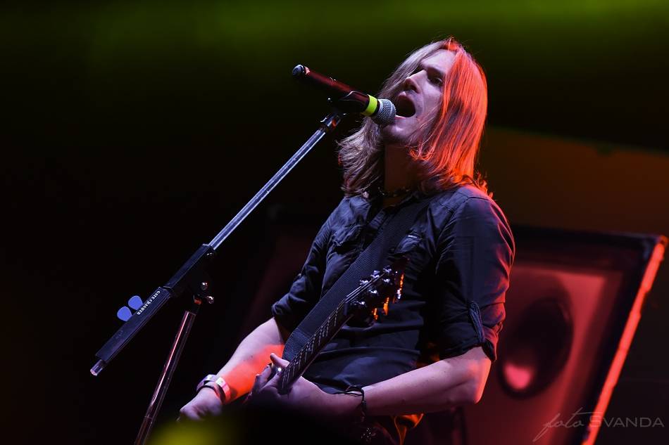 W.A.S.P. v Hluku připomněl desku The Crimson Idol a přihodil i další hity