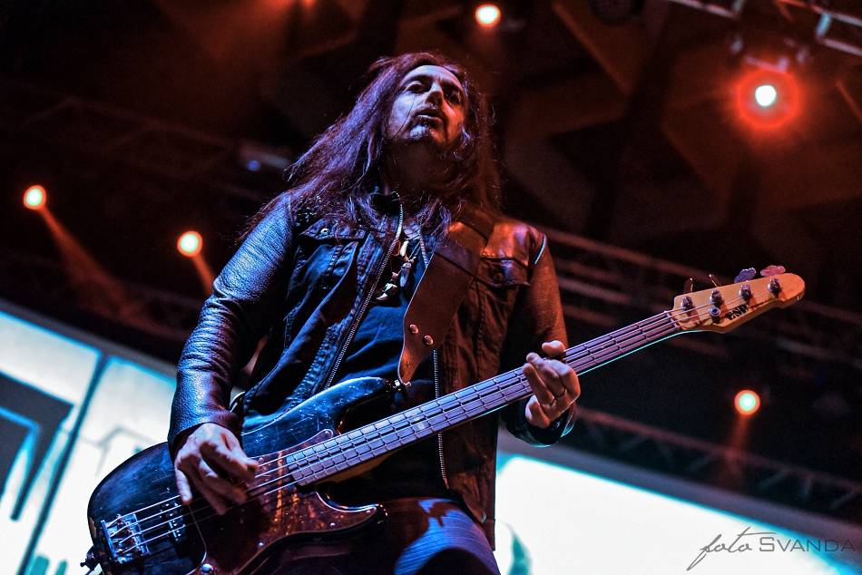 W.A.S.P. v Hluku připomněl desku The Crimson Idol a přihodil i další hity