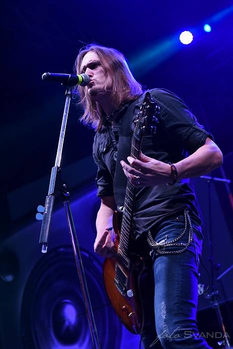 W.A.S.P. v Hluku připomněl desku The Crimson Idol a přihodil i další hity