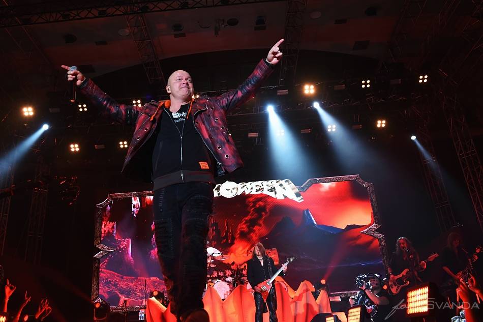 Helloween v Praze: Tříhodinová show připomněla zásadní milníky v historii kapely