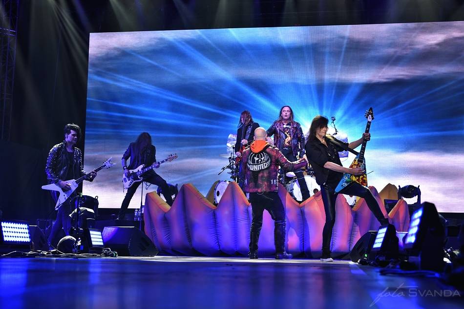 Helloween v Praze: Tříhodinová show připomněla zásadní milníky v historii kapely