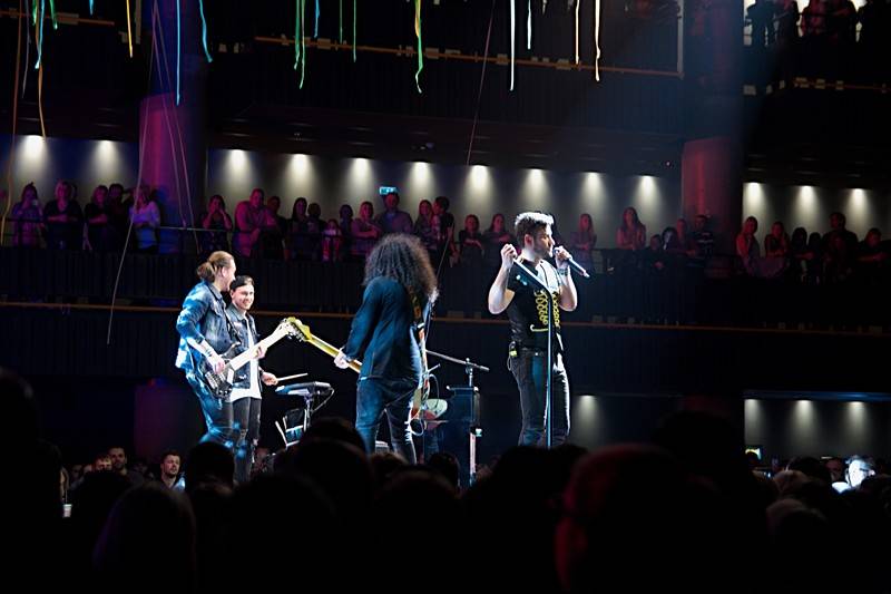 Marek Ztracený přivedl na výroční koncert do Fora Karlín i Karla Gotta