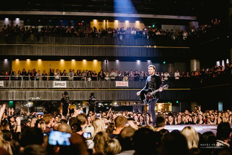 Marek Ztracený oslavoval ve Foru Karlín ve velkém stylu, gratulovali i Karel Gott a Marta Jandová