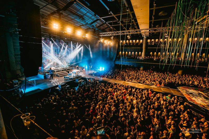 Marek Ztracený oslavoval ve Foru Karlín ve velkém stylu, gratulovali i Karel Gott a Marta Jandová