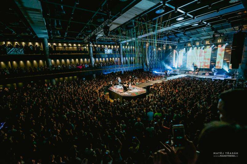 Marek Ztracený oslavoval ve Foru Karlín ve velkém stylu, gratulovali i Karel Gott a Marta Jandová