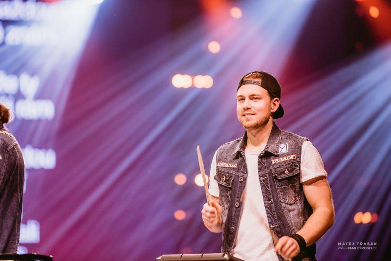 Marek Ztracený oslavoval ve Foru Karlín ve velkém stylu, gratulovali i Karel Gott a Marta Jandová