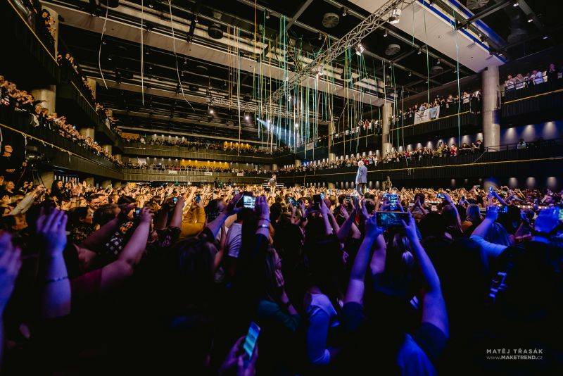 Marek Ztracený oslavoval ve Foru Karlín ve velkém stylu, gratulovali i Karel Gott a Marta Jandová