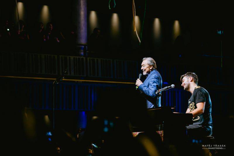 Marek Ztracený oslavoval ve Foru Karlín ve velkém stylu, gratulovali i Karel Gott a Marta Jandová