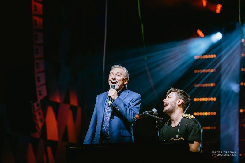 Marek Ztracený oslavoval ve Foru Karlín ve velkém stylu, gratulovali i Karel Gott a Marta Jandová