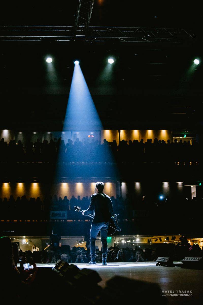 Marek Ztracený oslavoval ve Foru Karlín ve velkém stylu, gratulovali i Karel Gott a Marta Jandová