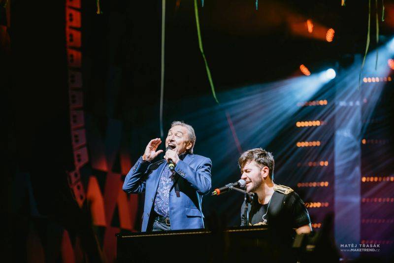 Marek Ztracený oslavoval ve Foru Karlín ve velkém stylu, gratulovali i Karel Gott a Marta Jandová