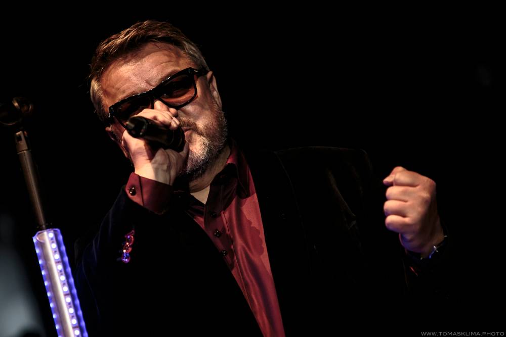 Těžkej Pokondr oslavil ve Foru Karlín 21 let působení, gratulovali Lukáš Pavlásek nebo Martin Dejdar