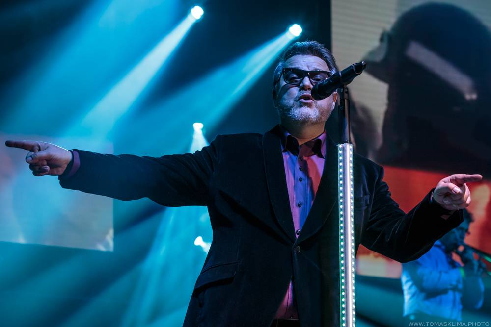 Těžkej Pokondr oslavil ve Foru Karlín 21 let působení, gratulovali Lukáš Pavlásek nebo Martin Dejdar