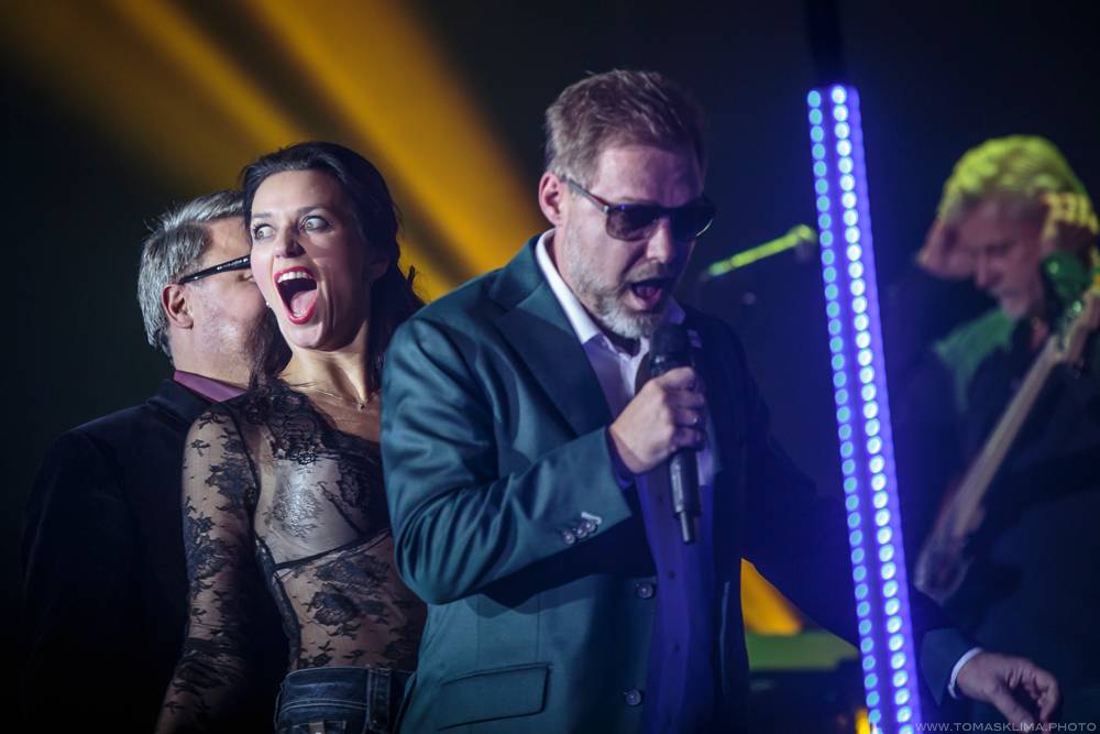 Těžkej Pokondr oslavil ve Foru Karlín 21 let působení, gratulovali Lukáš Pavlásek nebo Martin Dejdar