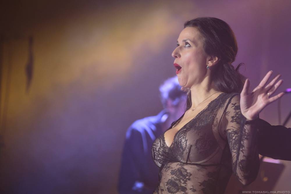 Těžkej Pokondr oslavil ve Foru Karlín 21 let působení, gratulovali Lukáš Pavlásek nebo Martin Dejdar