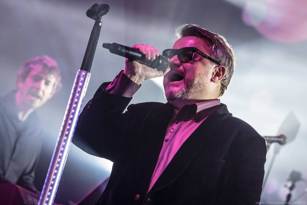 Těžkej Pokondr oslavil ve Foru Karlín 21 let působení, gratulovali Lukáš Pavlásek nebo Martin Dejdar