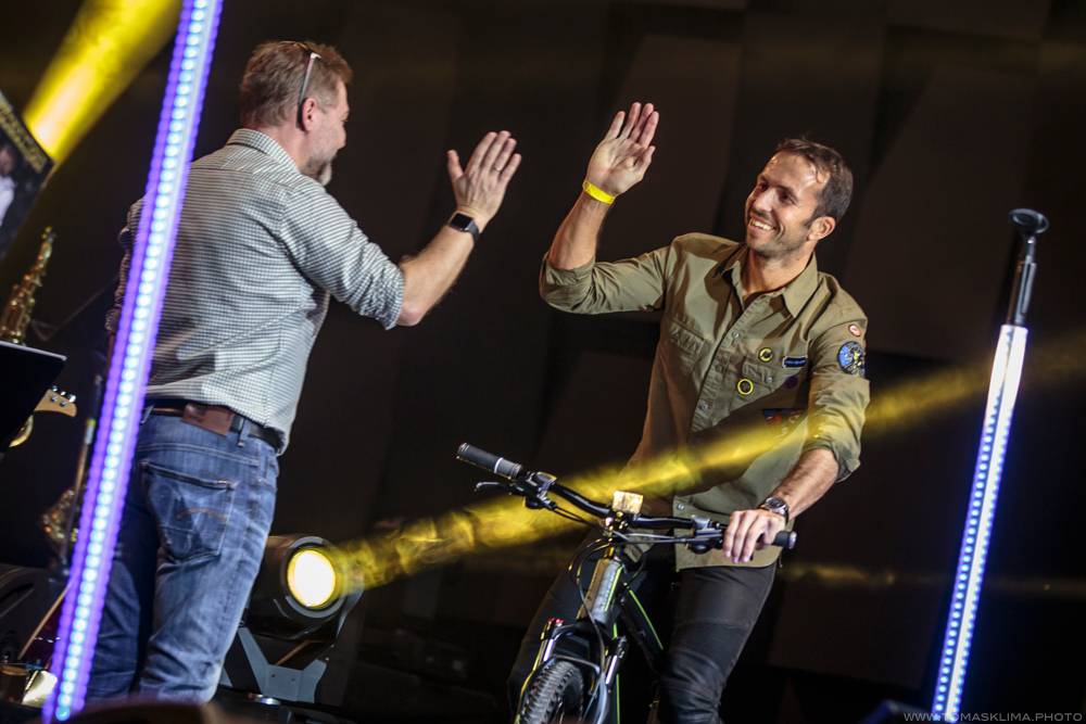 Těžkej Pokondr oslavil ve Foru Karlín 21 let působení, gratulovali Lukáš Pavlásek nebo Martin Dejdar