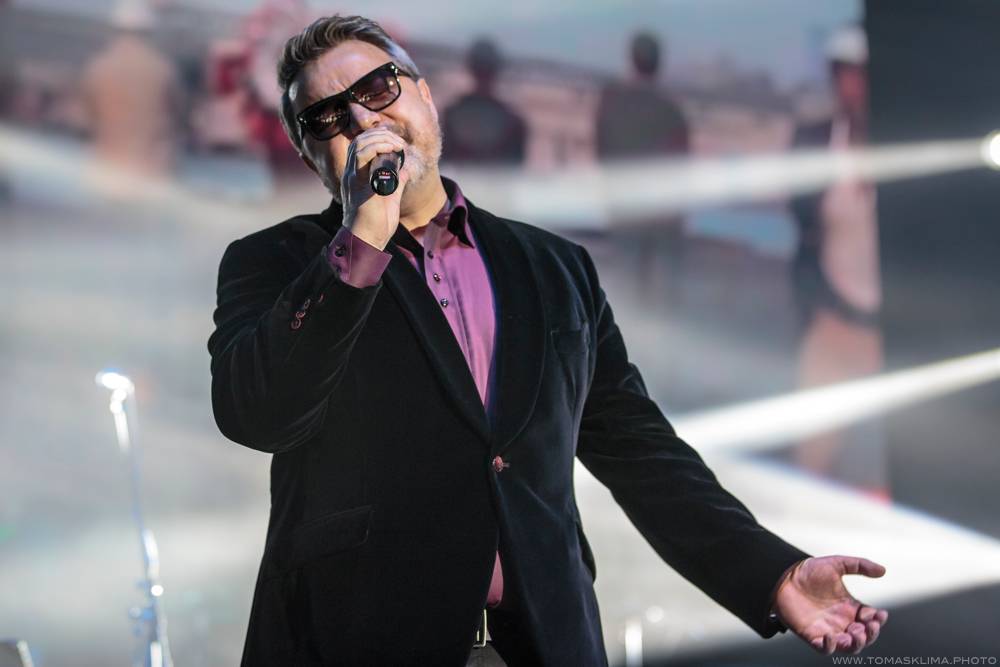 Těžkej Pokondr oslavil ve Foru Karlín 21 let působení, gratulovali Lukáš Pavlásek nebo Martin Dejdar