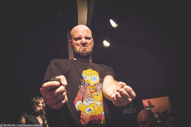 Kurtizány z 25. Avenue předvedli divokou rockovou show v Malostranské besedě