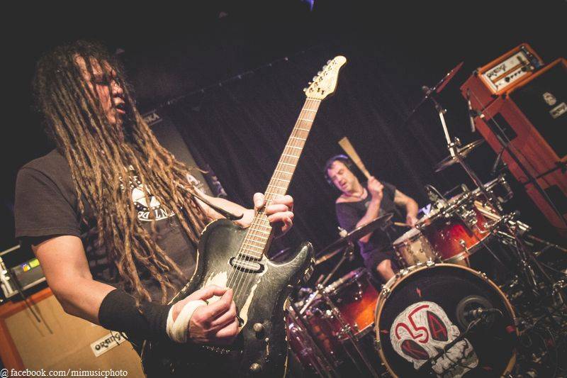 Kurtizány z 25. Avenue předvedli divokou rockovou show v Malostranské besedě