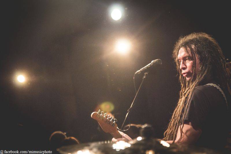 Kurtizány z 25. Avenue předvedli divokou rockovou show v Malostranské besedě