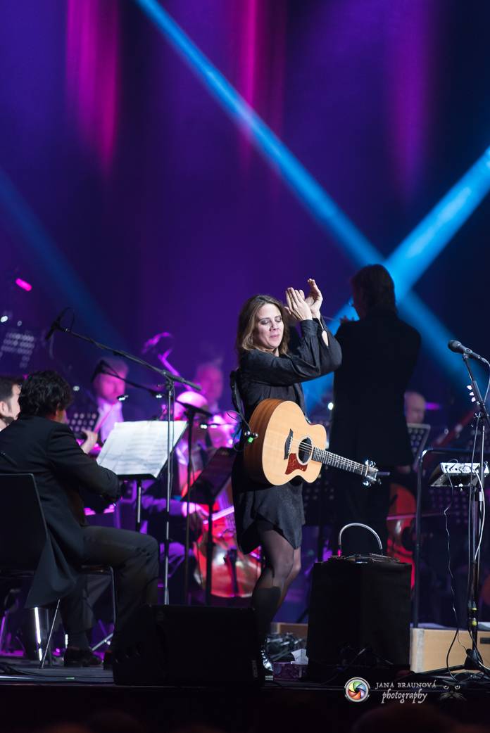 Aneta Langerová se Symfonickým orchestrem Českého rozhlasu rozněžnila Forum Karlín 