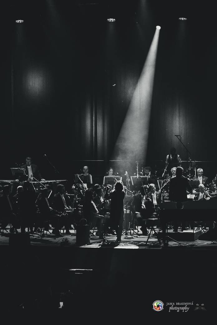 Aneta Langerová se Symfonickým orchestrem Českého rozhlasu rozněžnila Forum Karlín 