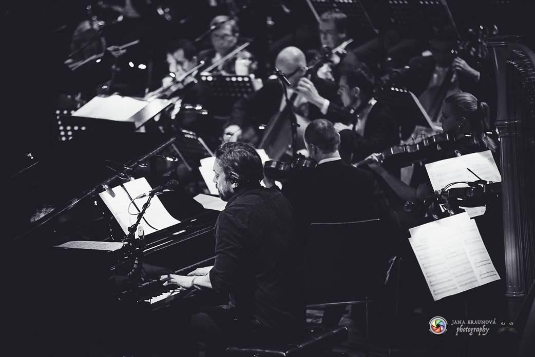 Aneta Langerová se Symfonickým orchestrem Českého rozhlasu rozněžnila Forum Karlín 