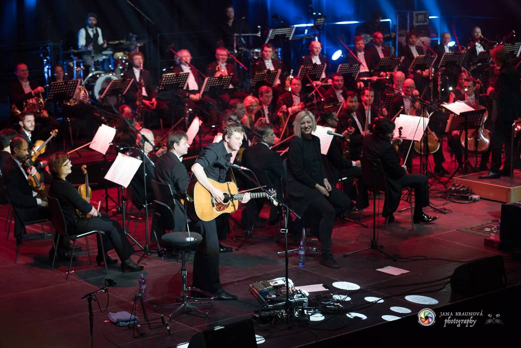 Aneta Langerová se Symfonickým orchestrem Českého rozhlasu rozněžnila Forum Karlín 