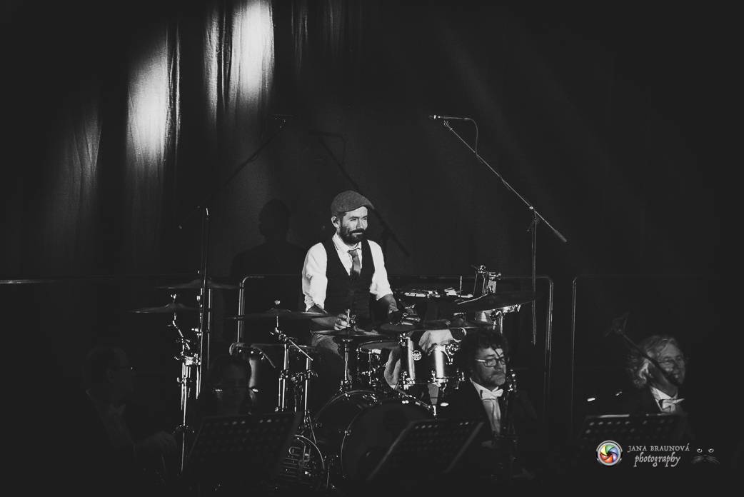 Aneta Langerová se Symfonickým orchestrem Českého rozhlasu rozněžnila Forum Karlín 