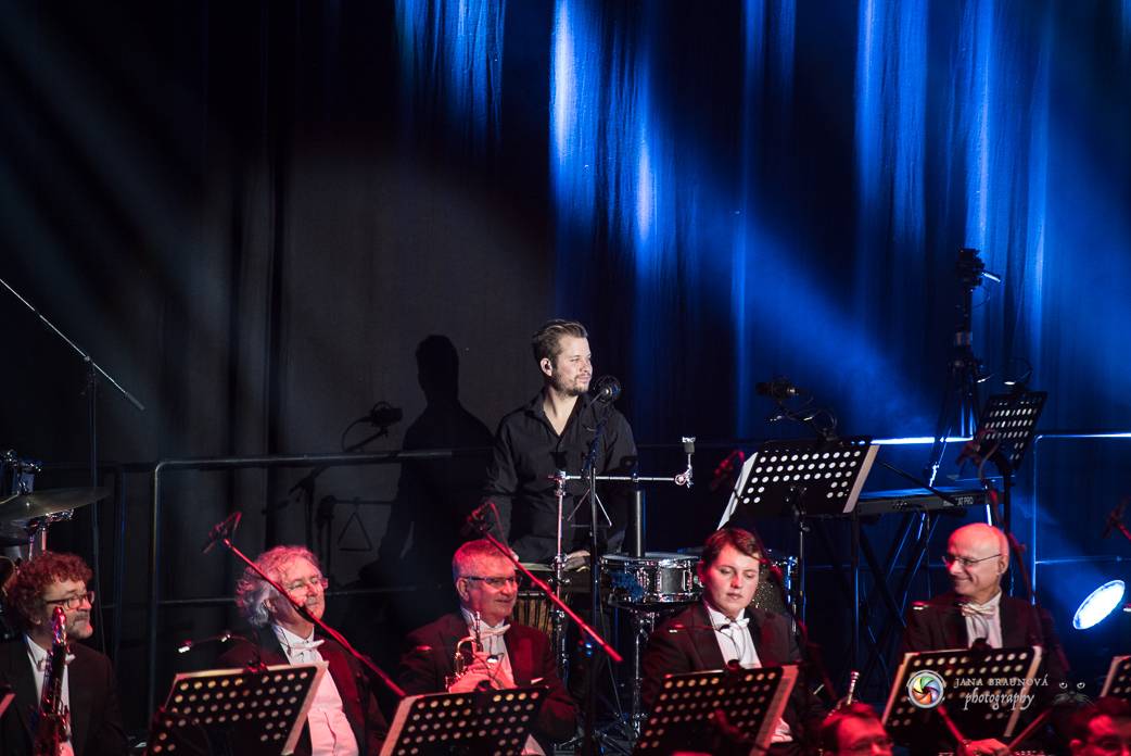 Aneta Langerová se Symfonickým orchestrem Českého rozhlasu rozněžnila Forum Karlín 