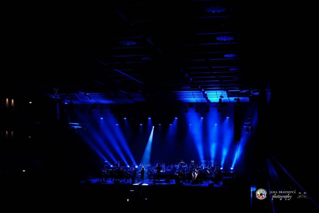 Aneta Langerová se Symfonickým orchestrem Českého rozhlasu rozněžnila Forum Karlín 