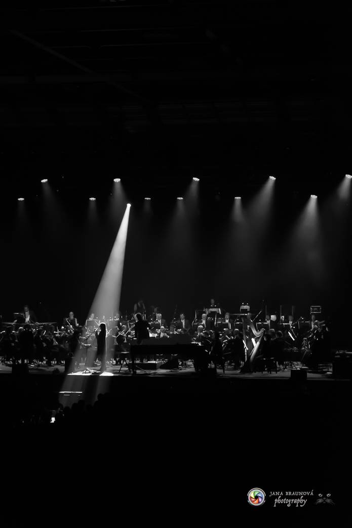 Aneta Langerová se Symfonickým orchestrem Českého rozhlasu rozněžnila Forum Karlín 