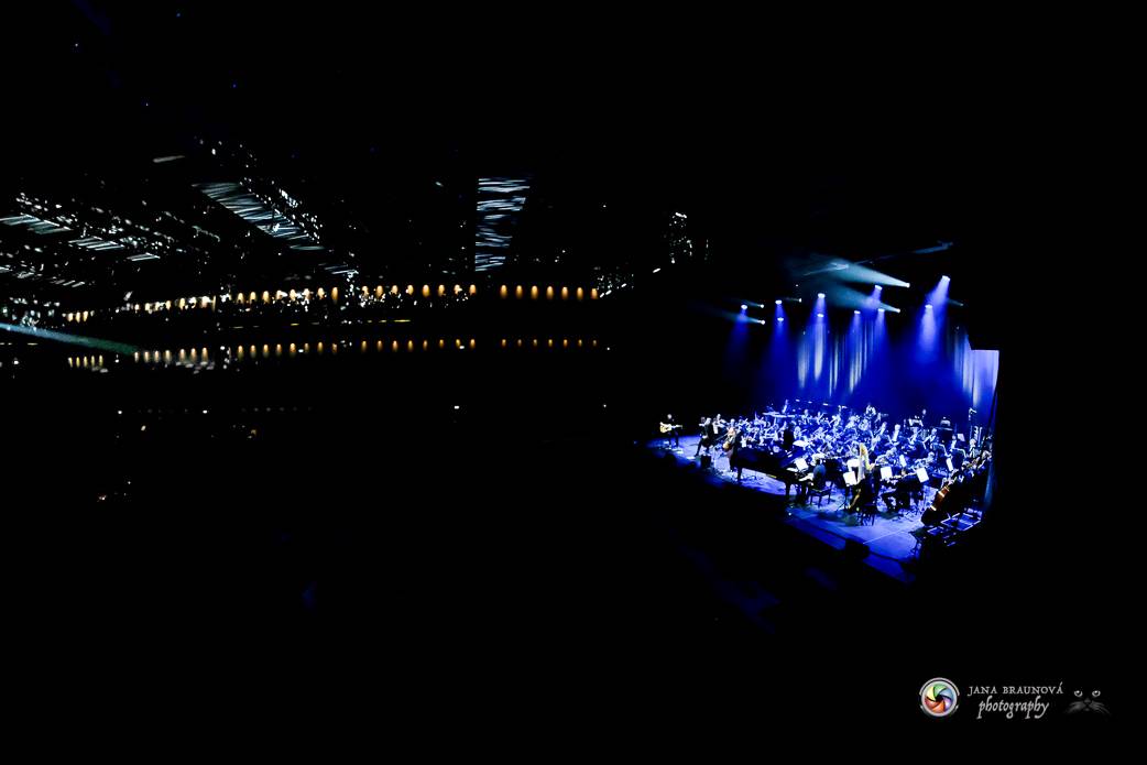 Aneta Langerová se Symfonickým orchestrem Českého rozhlasu rozněžnila Forum Karlín 