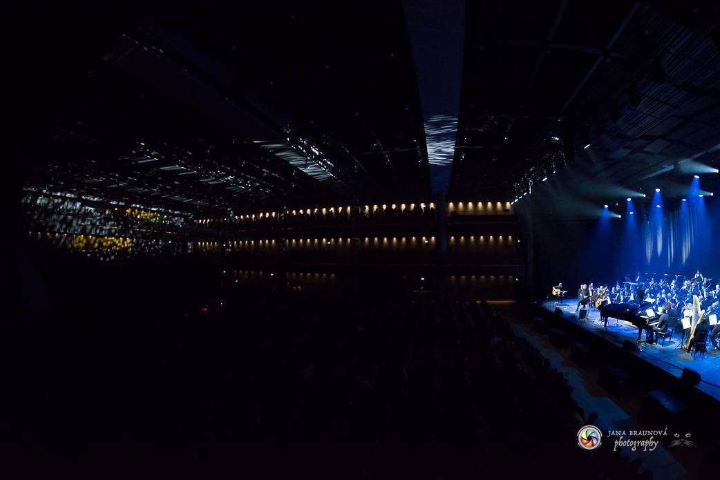 Aneta Langerová se Symfonickým orchestrem Českého rozhlasu rozněžnila Forum Karlín 