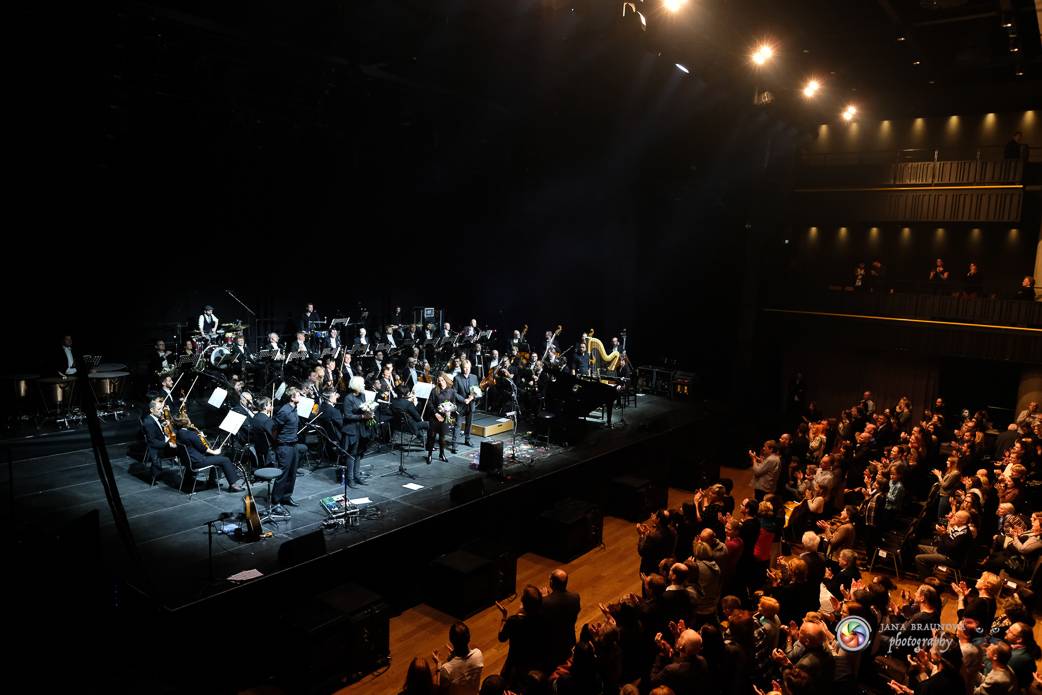 Aneta Langerová se Symfonickým orchestrem Českého rozhlasu rozněžnila Forum Karlín 