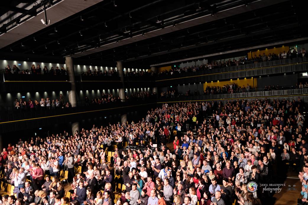 Aneta Langerová se Symfonickým orchestrem Českého rozhlasu rozněžnila Forum Karlín 