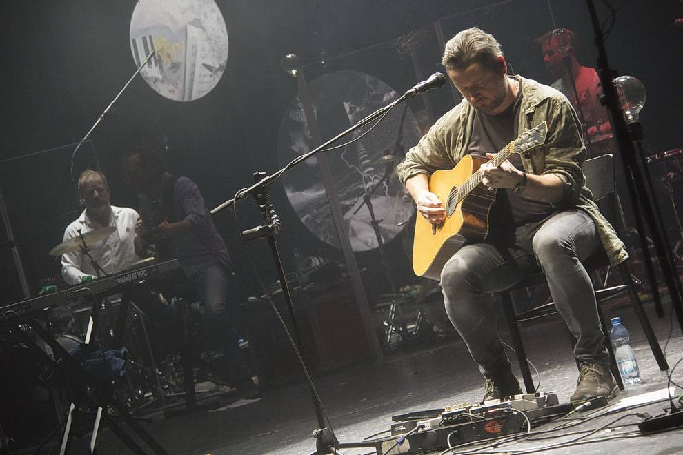 David Koller potěšil před Vánoci pražské fanoušky akustickým koncertem