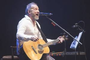 David Koller potěšil před Vánoci pražské fanoušky akustickým koncertem