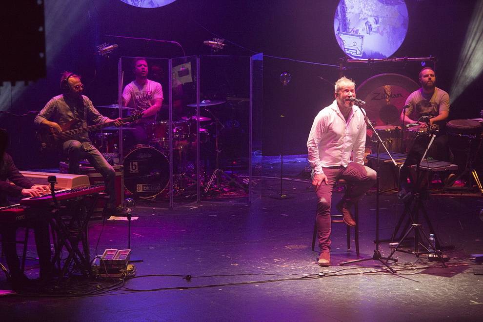 David Koller potěšil před Vánoci pražské fanoušky akustickým koncertem