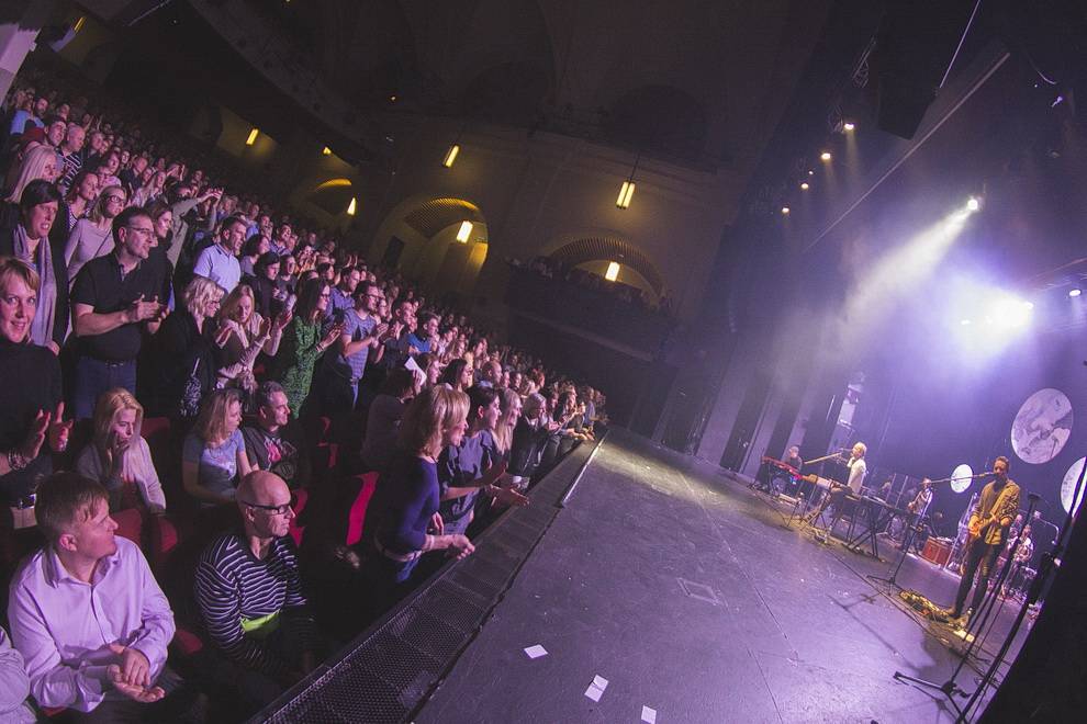 David Koller potěšil před Vánoci pražské fanoušky akustickým koncertem
