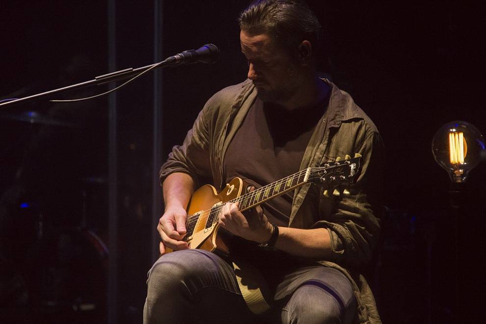 David Koller potěšil před Vánoci pražské fanoušky akustickým koncertem