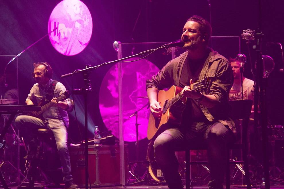 David Koller potěšil před Vánoci pražské fanoušky akustickým koncertem