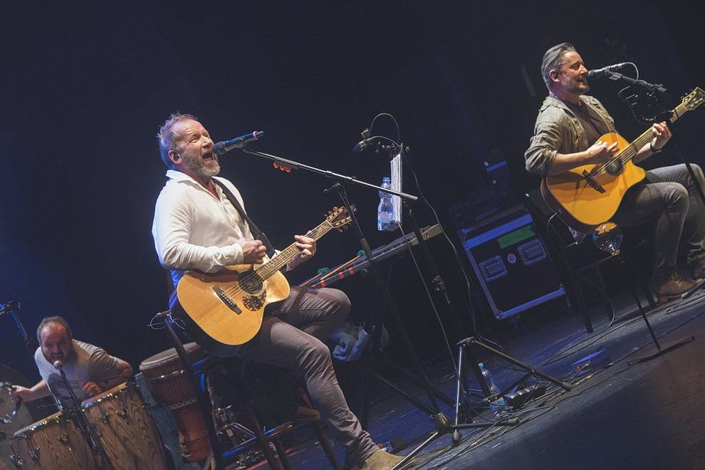 David Koller potěšil před Vánoci pražské fanoušky akustickým koncertem