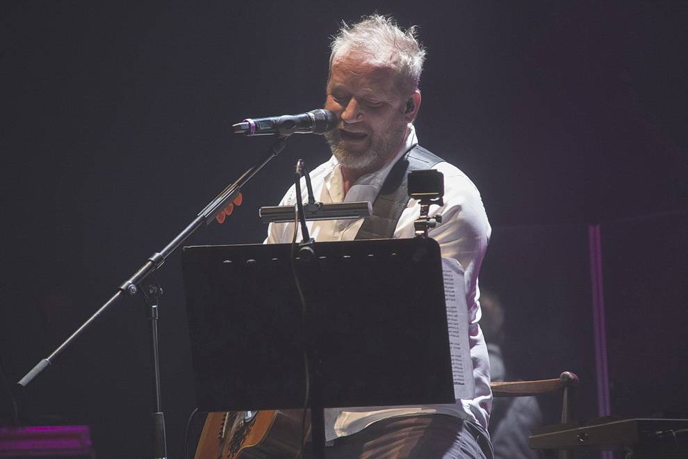 David Koller potěšil před Vánoci pražské fanoušky akustickým koncertem