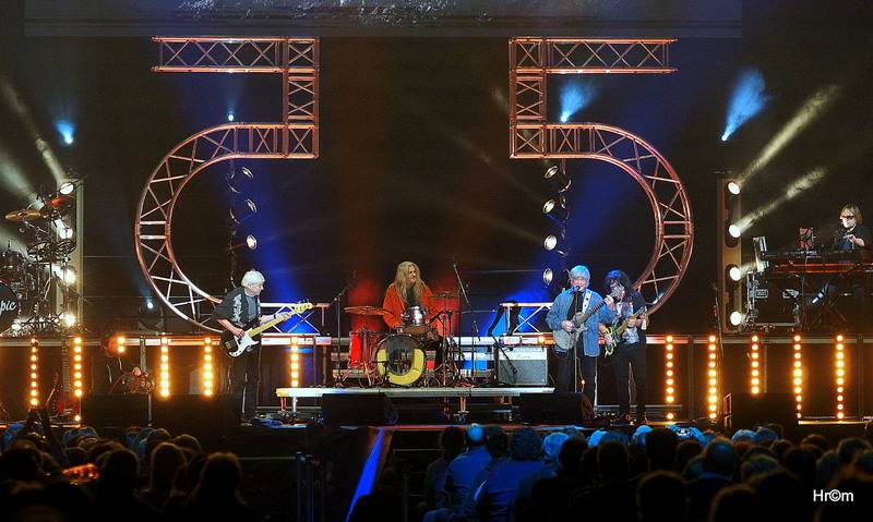 Olympic oslavil 55 let v O2 areně se spoustou hostů: Přišli Richard Krajčo, Petra Janů i Michal Malátný